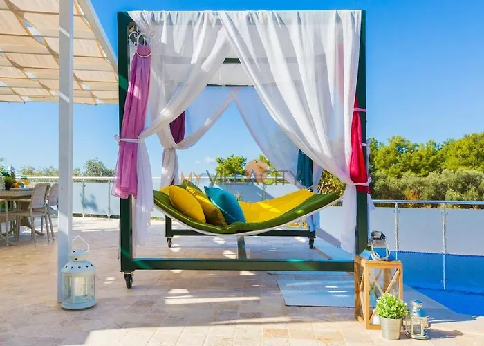 With Pool And Nature View Вилла *