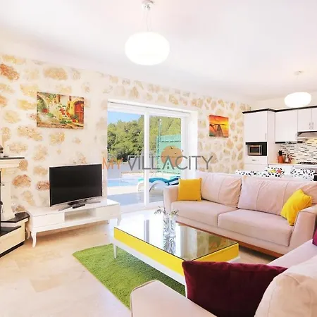 Villa With Pool And Nature View Islamlar (Mediterranean)